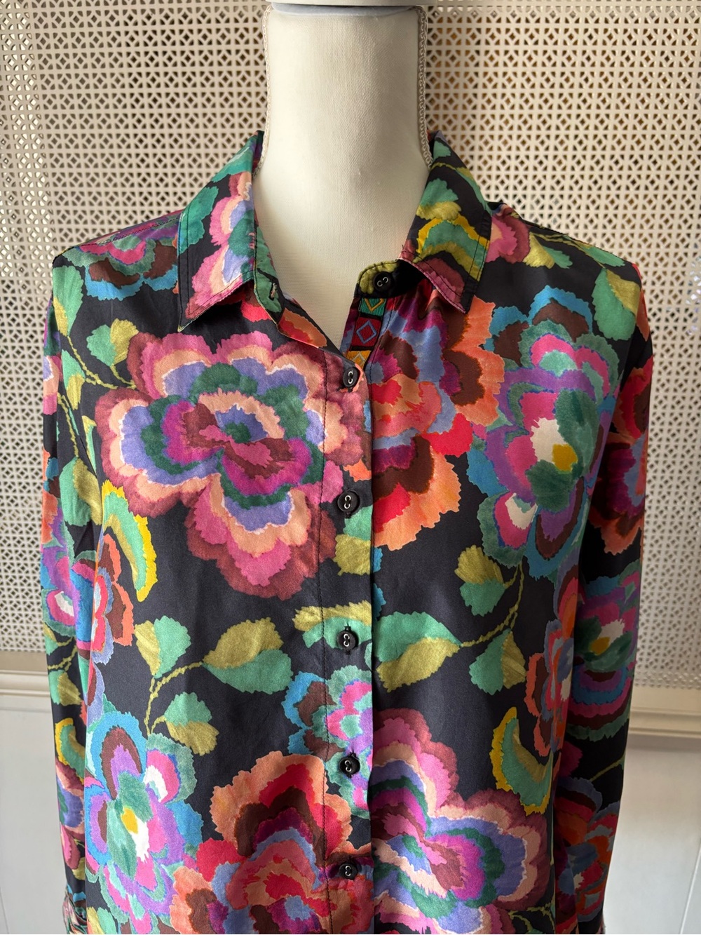 Johnny Was Workshop Calanthe Button Down 100% Silk Floral Blouse - Picture 5 of 11